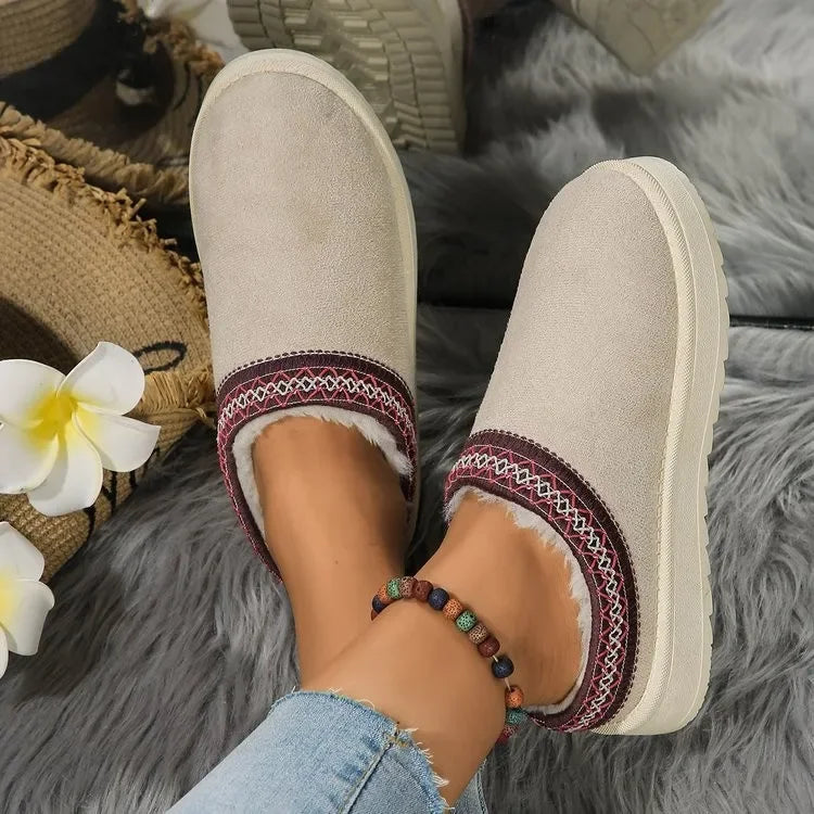 Lenka | Zimní Nazouváky na Platformě s Kožíškem